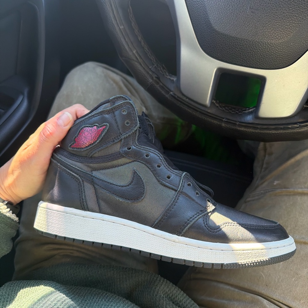 Nike Air Jordan 1 Retro High OG Black Satin Gym